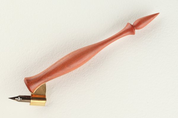 Pen holder made of pink ivory wood with wax finish